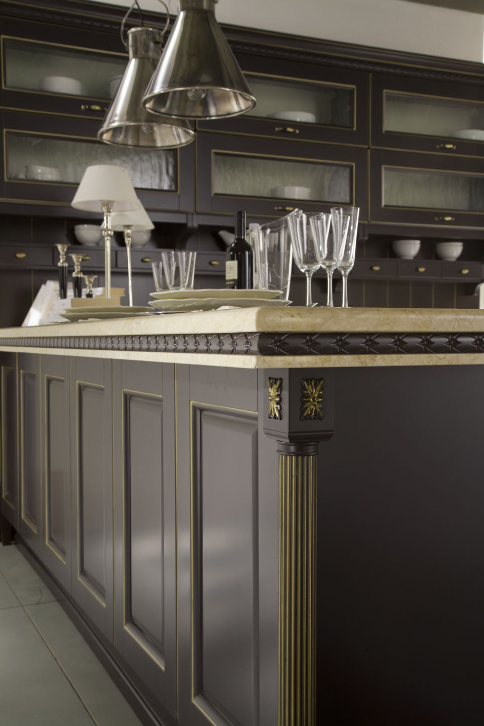 hochwertige Küchen, Küche nach Maaß, Barockstil, Klassische Küche, Moderne Küche, romantische Küche, Italienische Küchen, Landhausküchen, Stilküchen,