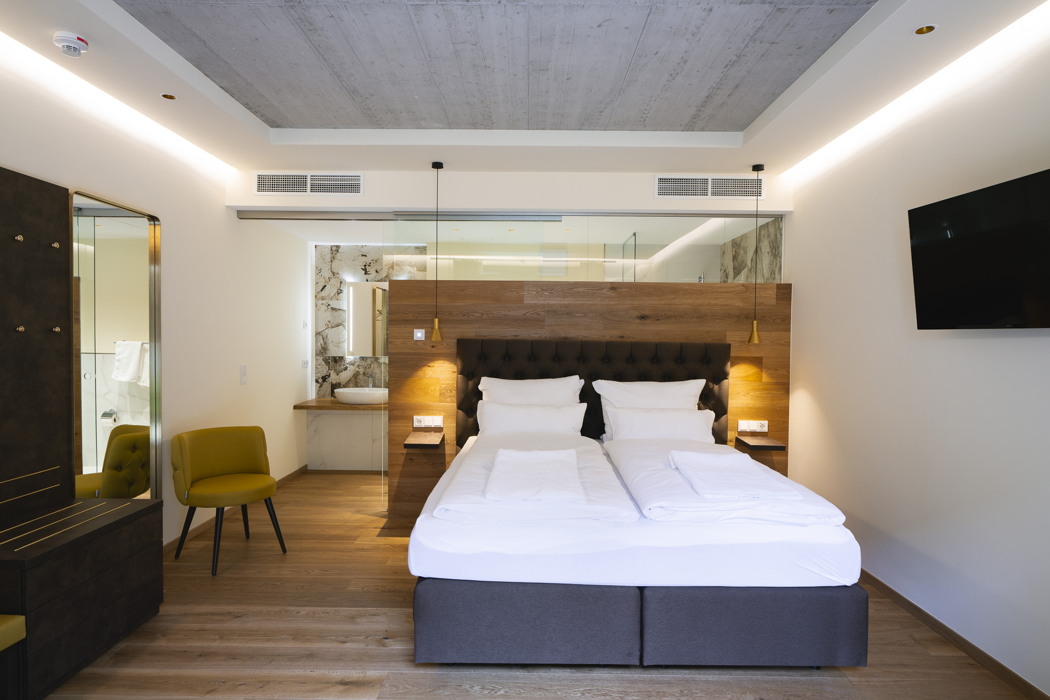 Hoteleinrichtung, Interiordesign, Innenarchitekt für Hotels, Schlösschen am Morstein, Einrichtung für ein Ferienhaus, veganes Einrichtungskonzept, veganes Wohnkonzept, Vegane Möbel,
