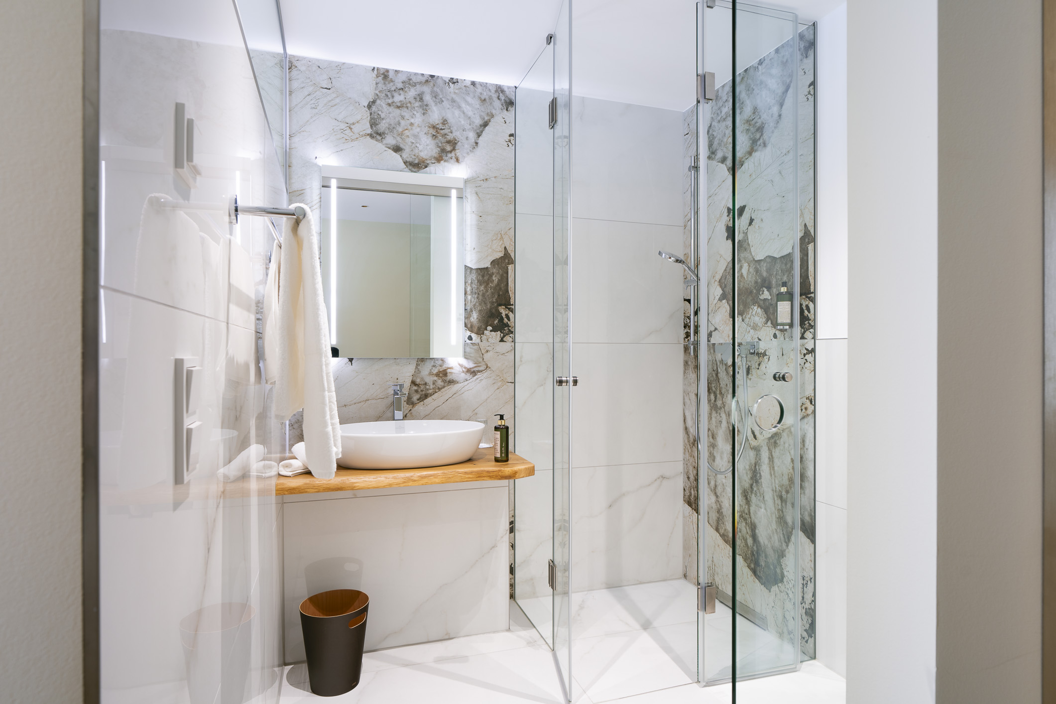 Hoteleinrichtung, Interiordesign, Innenarchitekt für Hotels, Schlösschen am Morstein, Einrichtung für ein Ferienhaus, veganes Einrichtungskonzept, veganes Wohnkonzept, Vegane Möbel,